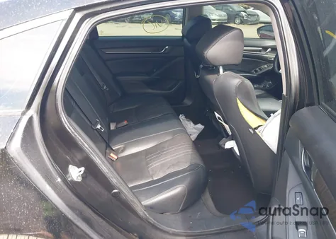 2018 Honda Accord Touring z USA, uszkodzony, nr VIN 1HGCV1F92JA028695